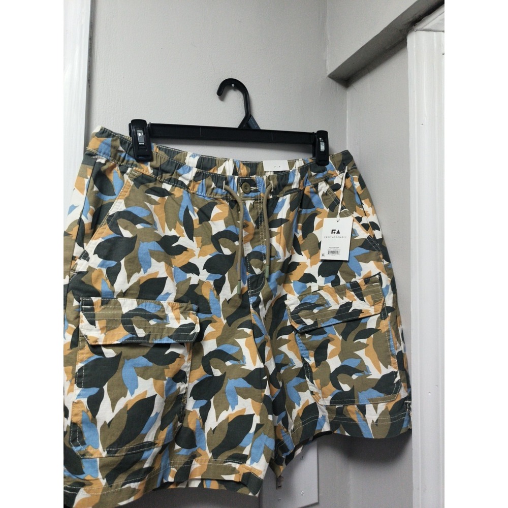 Free Assembly Cargo Shorts Mens  Large Blue Green Floral Leaf Elastic Waist New